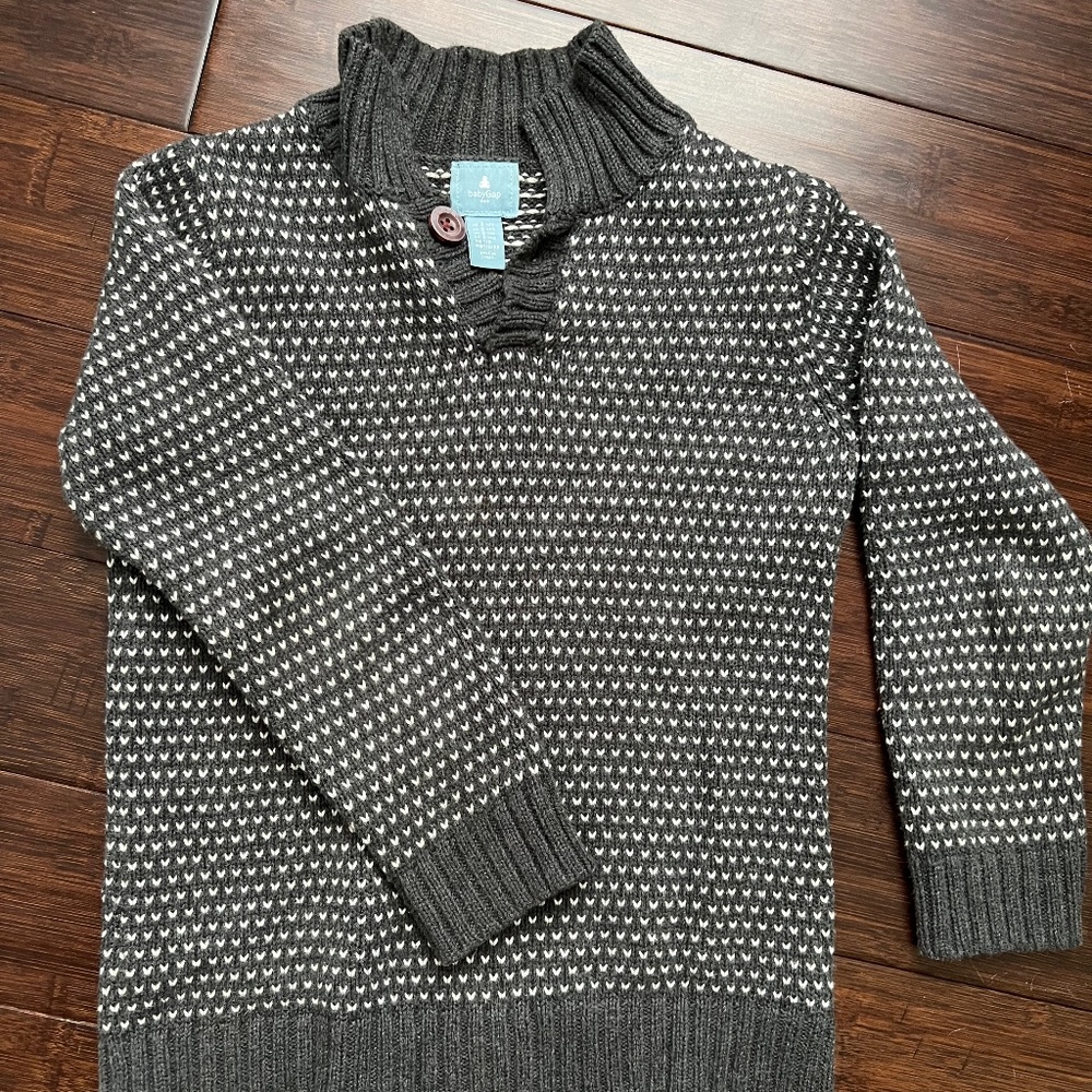 Gap boys knitted sweater size 5